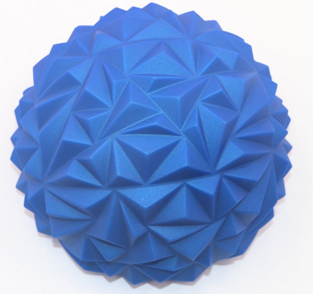 Small but seriously effective. This spiky massage ball helps target tight muscles, ease tension and support faster recovery, so you can move better, feel looser and stay ready for your next workout.