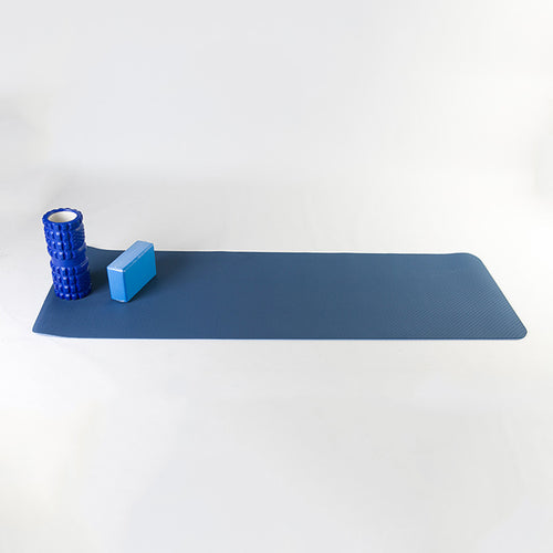 One mat, endless ways to move. Perfect for yoga, stretching, core work and home workouts, this versatile mat gives you the comfort, support and stability you need to train with confidence. (sold by itself, display products not included)