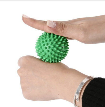 Small but seriously effective. This spiky massage ball helps target tight muscles, ease tension and support faster recovery, so you can move better, feel looser and stay ready for your next workout.