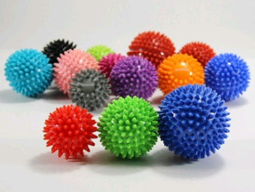 Small but seriously effective. This spiky massage ball helps target tight muscles, ease tension and support faster recovery, so you can move better, feel looser and stay ready for your next workout.