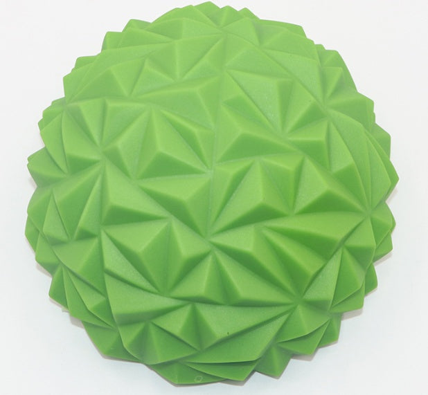Small but seriously effective. This spiky massage ball helps target tight muscles, ease tension and support faster recovery, so you can move better, feel looser and stay ready for your next workout.