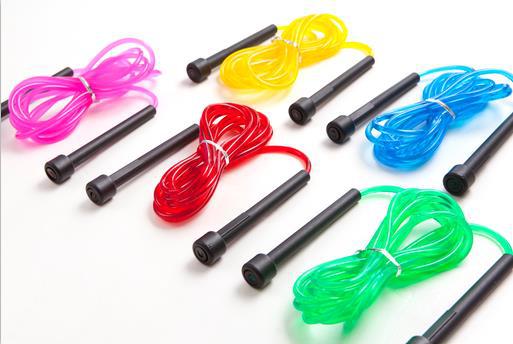 Small, simple and seriously effective. This skipping rope helps you boost cardio, burn calories and improve coordination wherever you train.