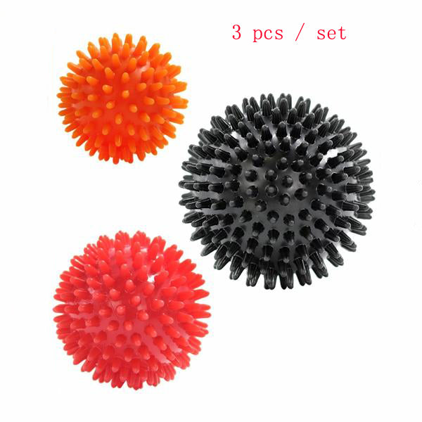 Small but seriously effective. This spiky massage ball helps target tight muscles, ease tension and support faster recovery, so you can move better, feel looser and stay ready for your next workout.