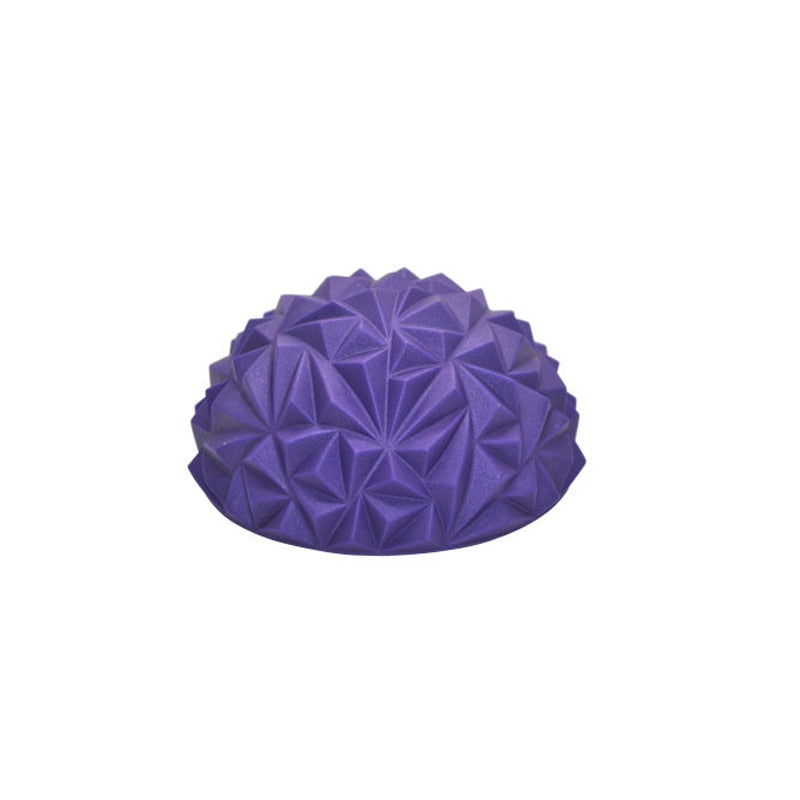 Small but seriously effective. This spiky massage ball helps target tight muscles, ease tension and support faster recovery, so you can move better, feel looser and stay ready for your next workout.