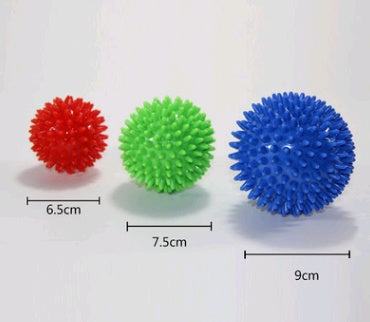 Small but seriously effective. This spiky massage ball helps target tight muscles, ease tension and support faster recovery, so you can move better, feel looser and stay ready for your next workout.
